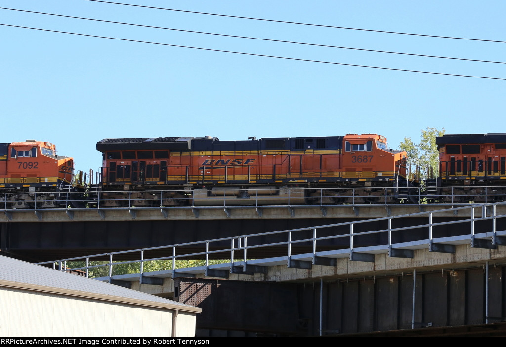 BNSF 3687